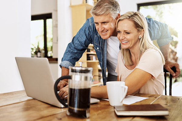 interior-inset-couple-having-coffee